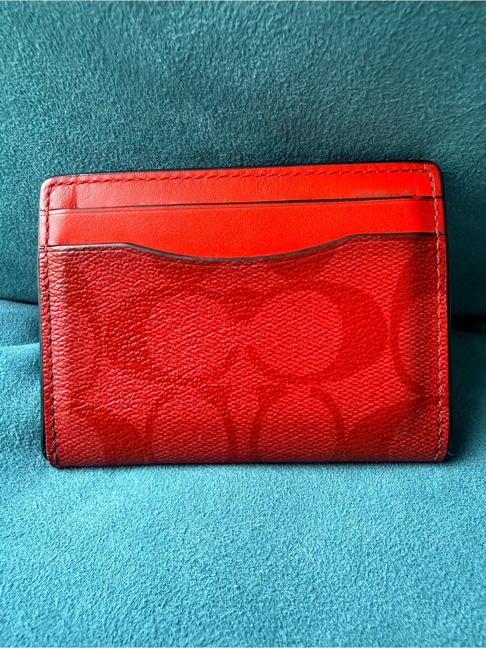 Coach 🔥 Magnetic Card Case | Miami Red | Magnetic Closure